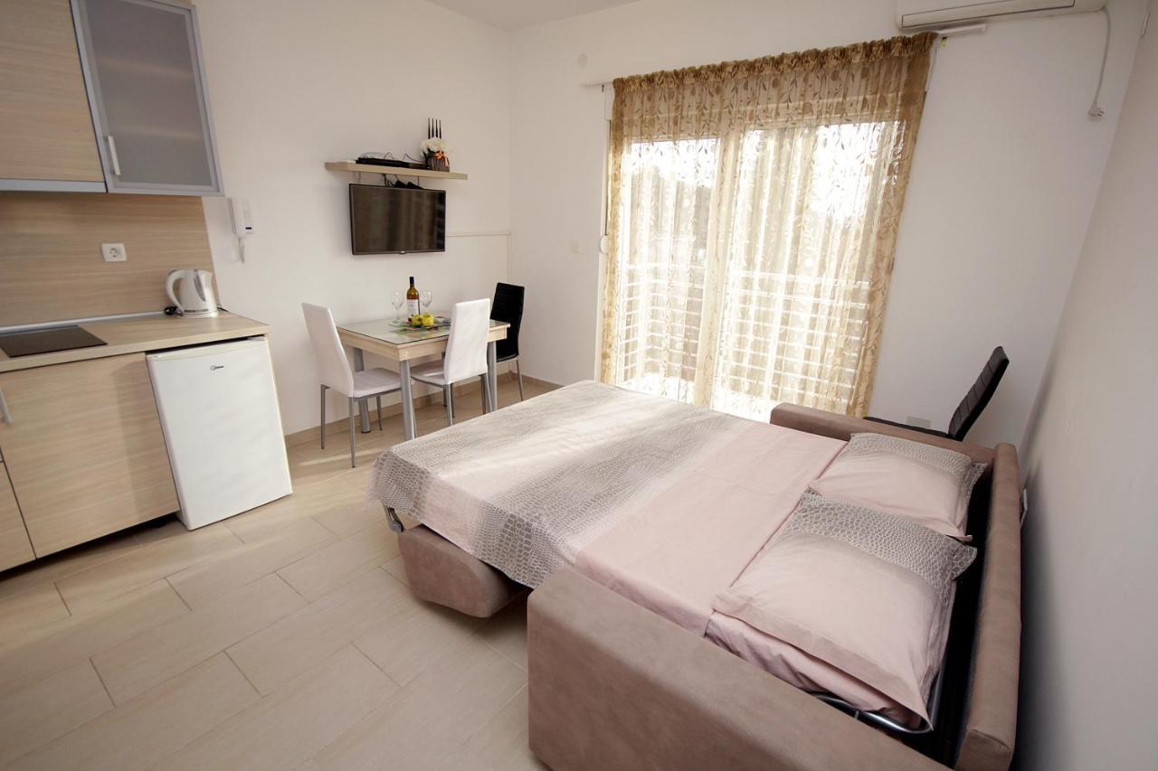 Apartments Residence Dj Petrovac na moru Exterior foto