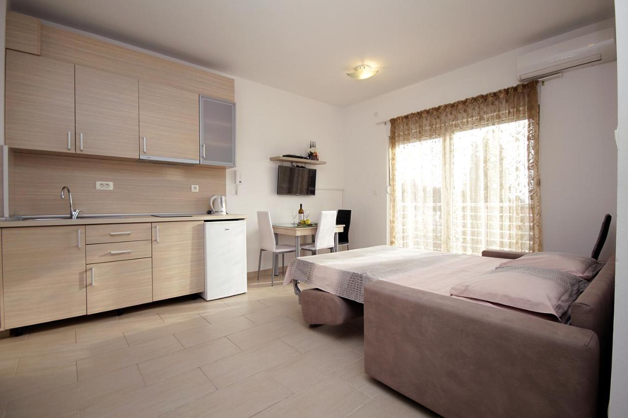 Apartments Residence Dj Petrovac na moru Exterior foto
