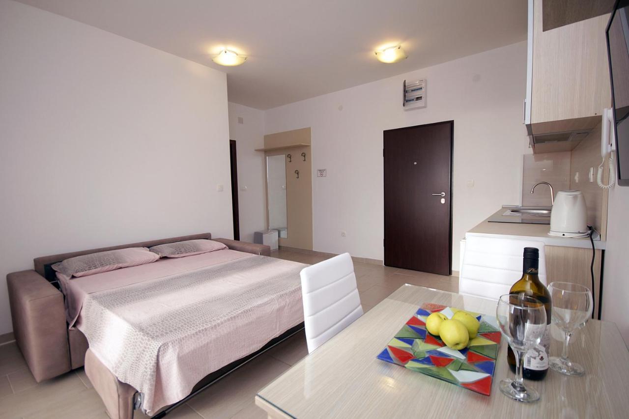 Apartments Residence Dj Petrovac na moru Exterior foto