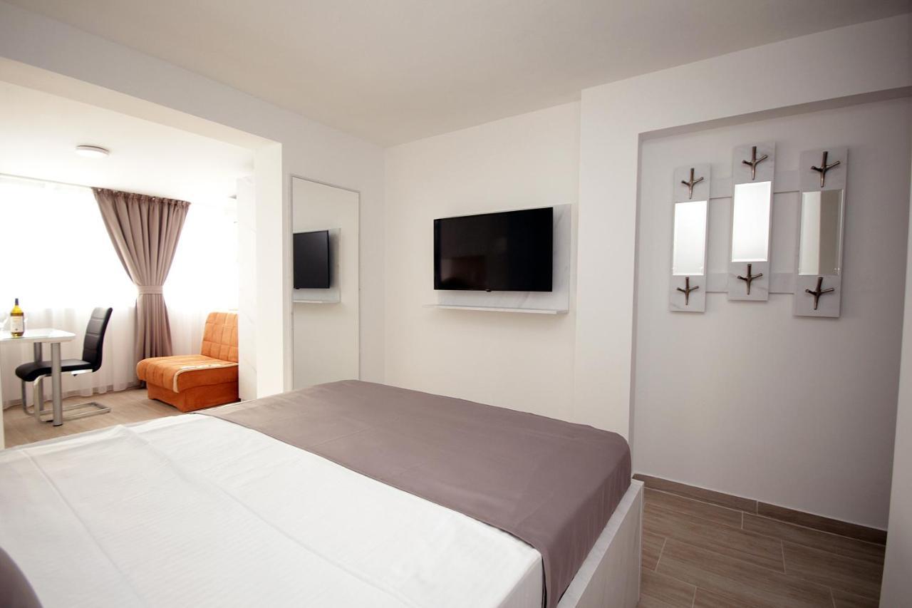 Apartments Residence Dj Petrovac na moru Exterior foto