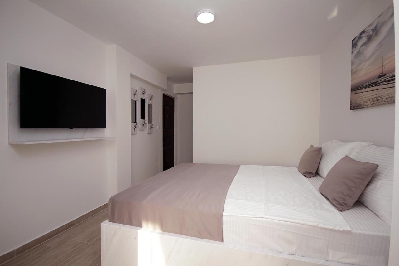 Apartments Residence Dj Petrovac na moru Exterior foto