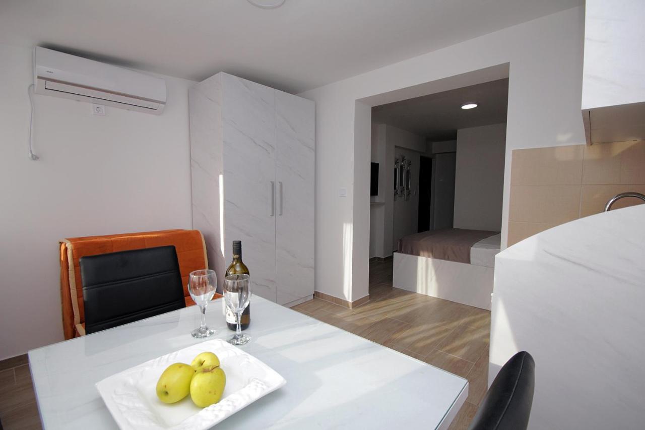 Apartments Residence Dj Petrovac na moru Exterior foto