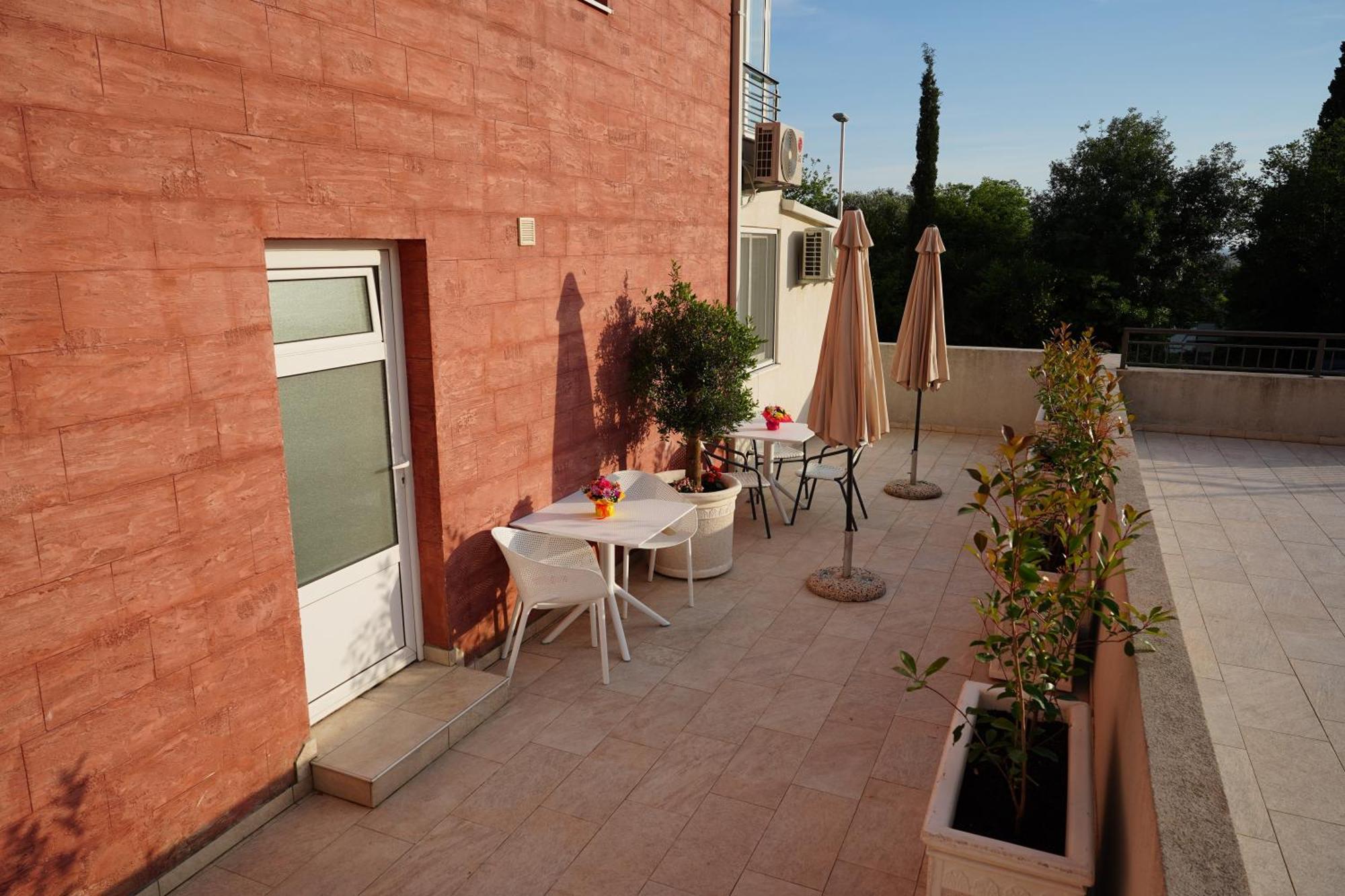 Apartments Residence Dj Petrovac na moru Exterior foto