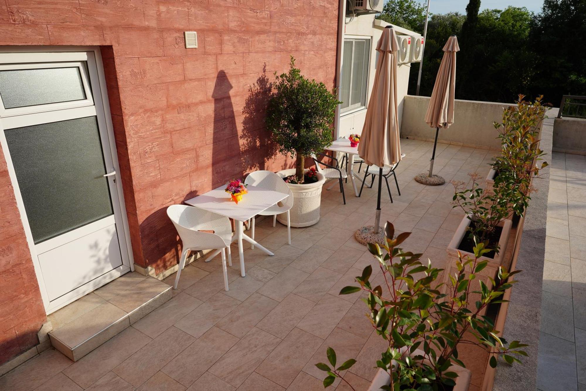 Apartments Residence Dj Petrovac na moru Exterior foto