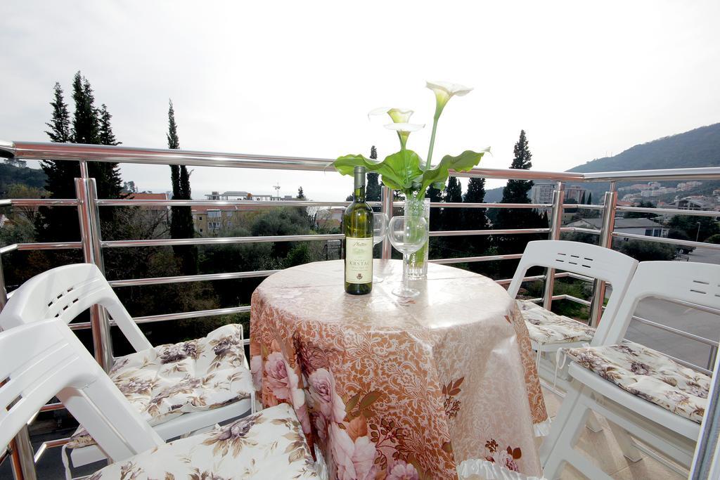 Apartments Residence Dj Petrovac na moru Exterior foto