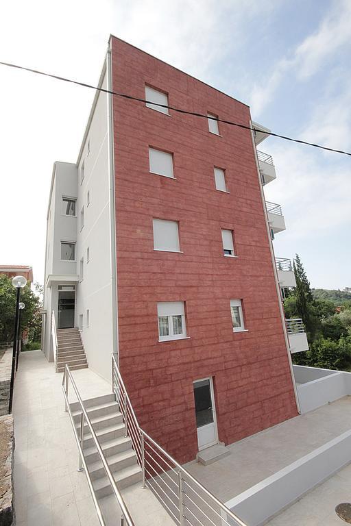 Apartments Residence Dj Petrovac na moru Exterior foto